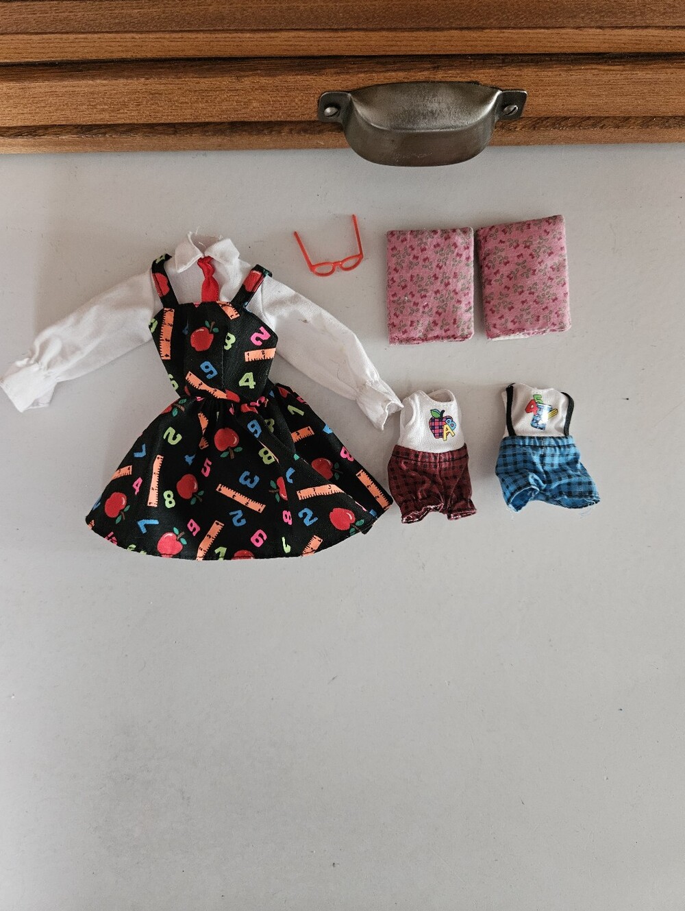 Mattel #13914 Barbie 1995 Teacher Clothing And Accessories Lot